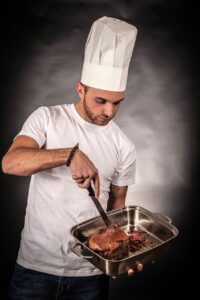 出張シェフによる家族向けの時短夕食メニューは？