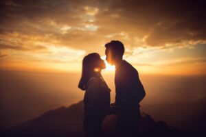 産後ケアで夫の立ち会いは可能か？